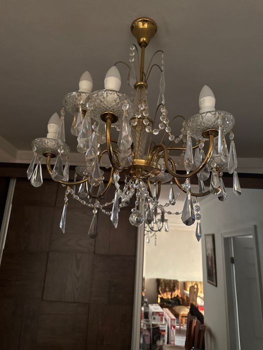 Отдаю даром из дома Люстры чешские хрустальные и картины