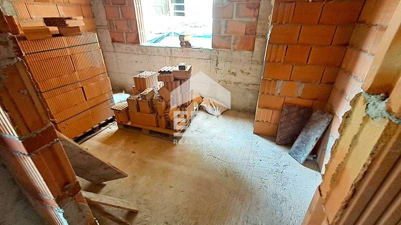 Продава се Тристаен апартамент в Варна, Възраждане 4 - 93 кв.м за 1398 €/кв.м - Снимка #6