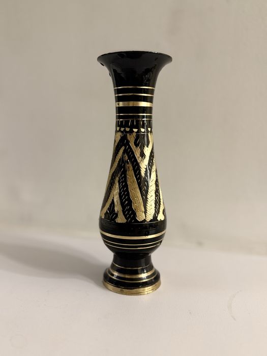 Продам вазу из латуни