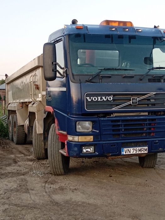 Vând sau schimb camion Volvo 8×4 cu buldoexcavator