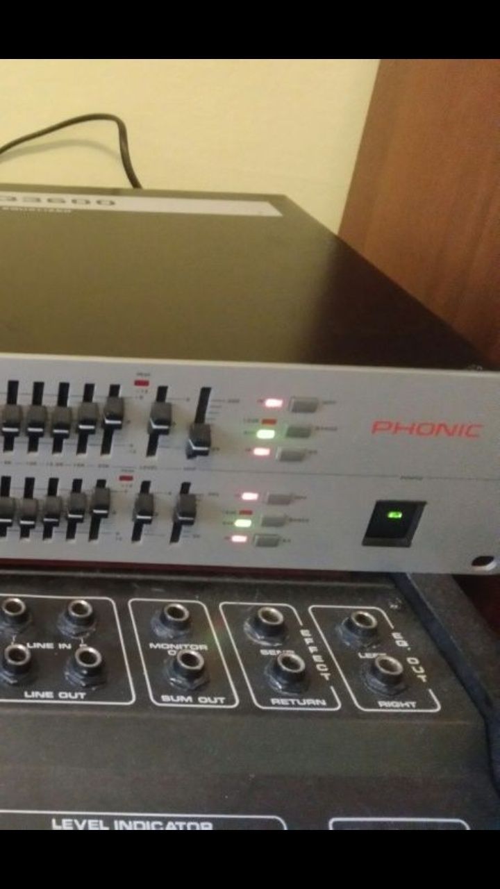 Phonic -MB3600/2x32 canale,ca Nou