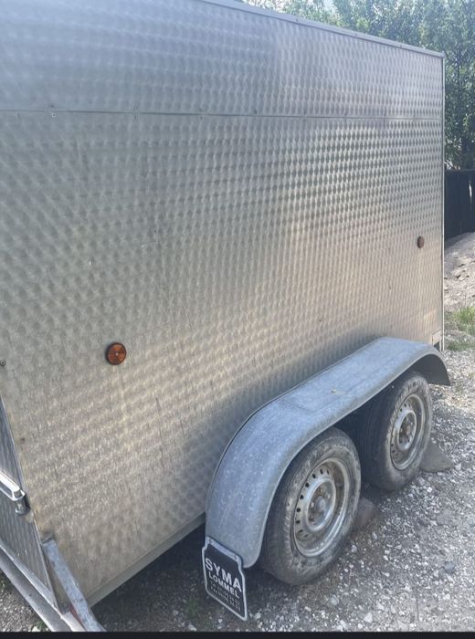 Remorcă carosată dubla axă