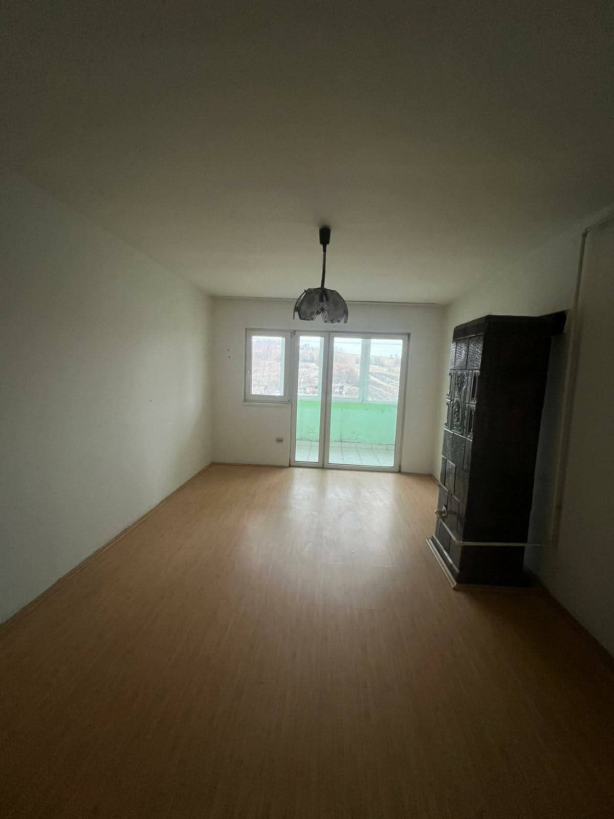 Apartament 3 camere 72mp