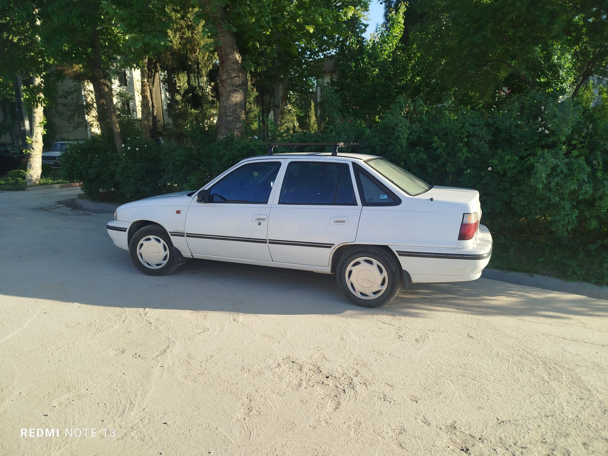 Moshina sotladi Neksiya Donis