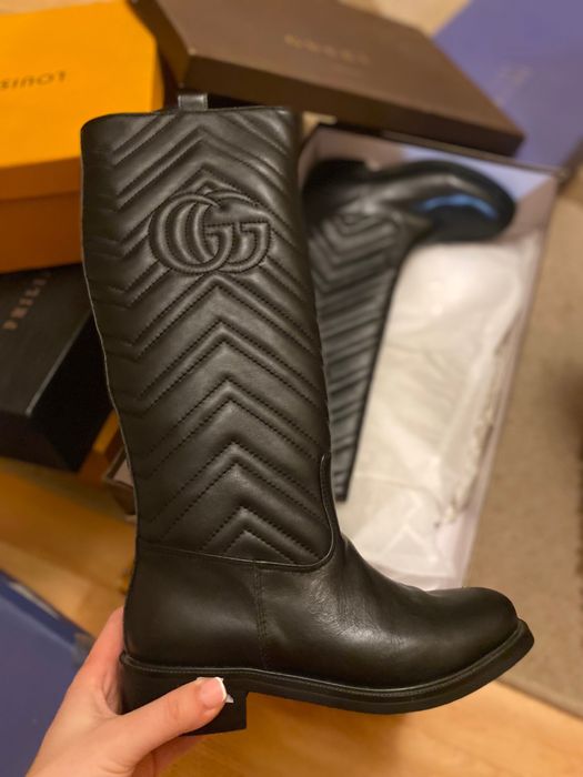 Обувки на Gucci нови