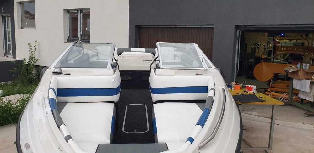 Vand la pachet doua barci BAYLINER si REGAL ambele cu peridoc 8000 Eur