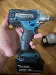 Аккумуляторный ударный гайковерт Makita dtw190