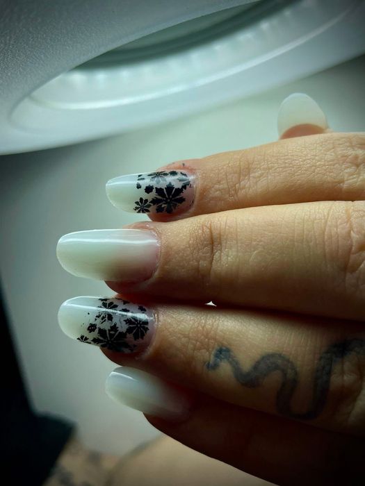 Manichiură-pedichiură