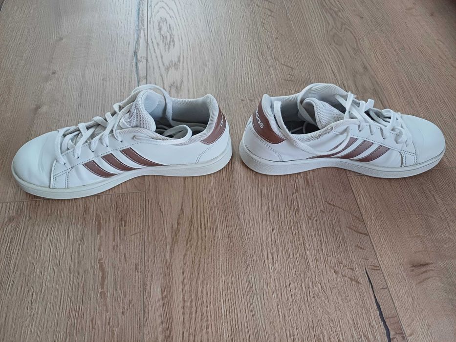 Маратонки Adidas за момиче