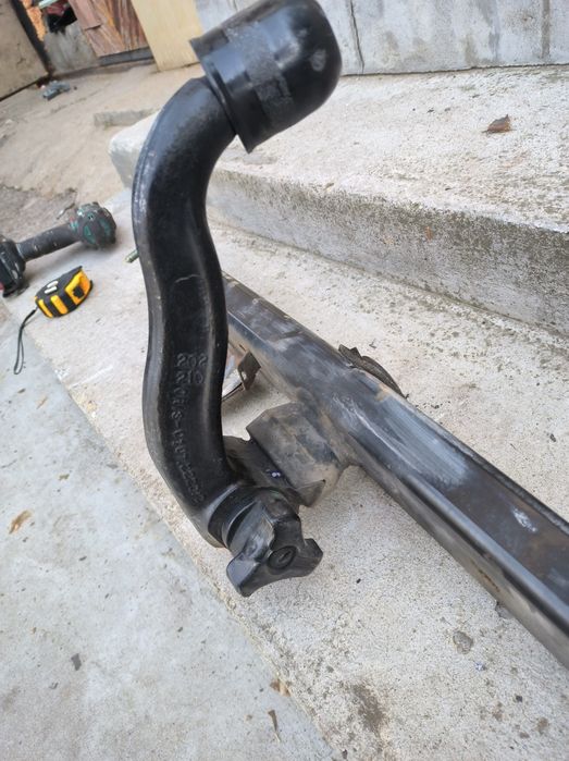 Теглич за Мерцедес С класа оригинален.