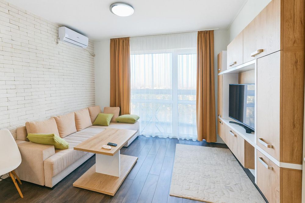 Уютен ДВУСТАЕН апартамент в кв. Христо Смирненски/ С входни такси!