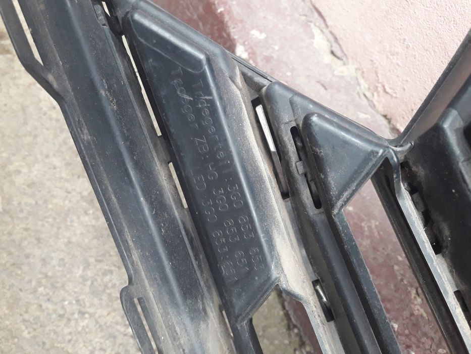 Grila centrala bara fata Volkswagen Passat B8 2015/2020