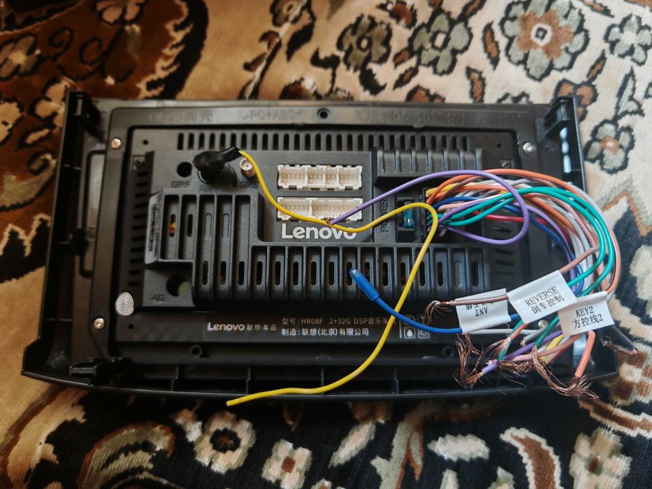 Продается монитор для авто Lenovo 2/32
