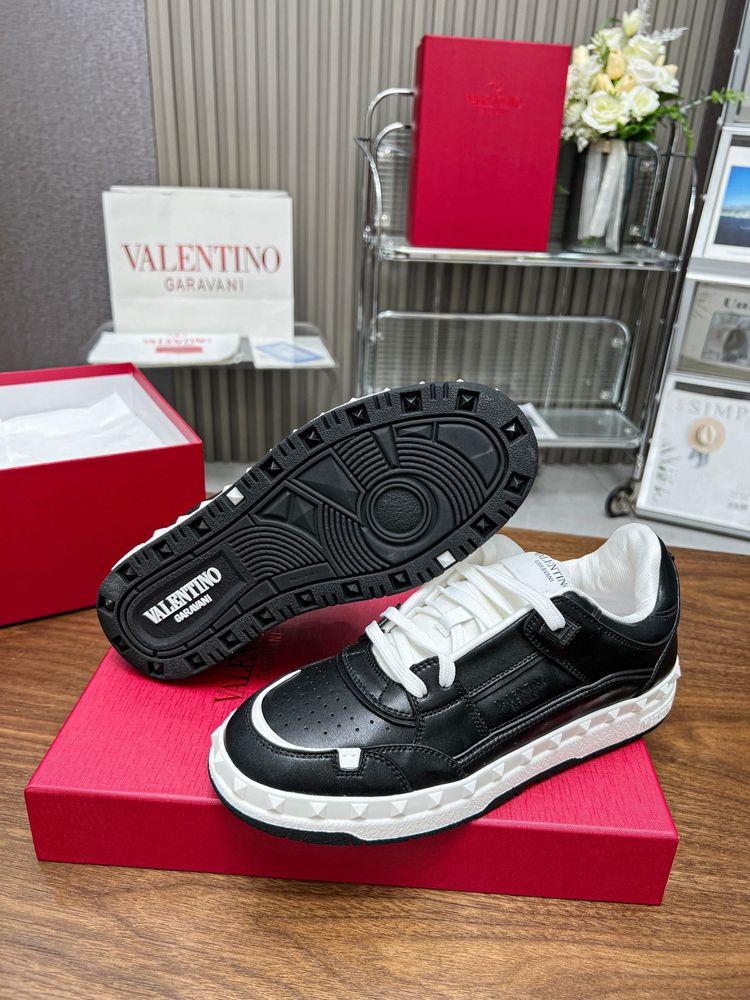 Adidasi Valentino premium new collection