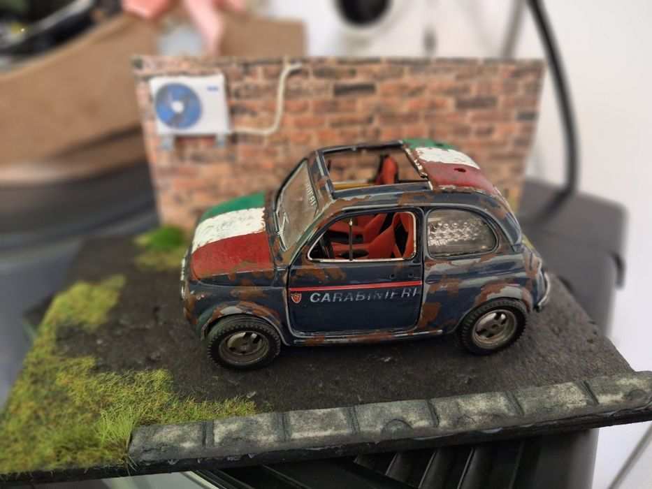 Diorama auto Fiat 500 carbinierii