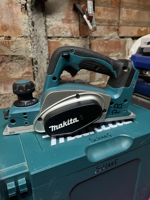 Makita DKP180 18V ренде с куфар