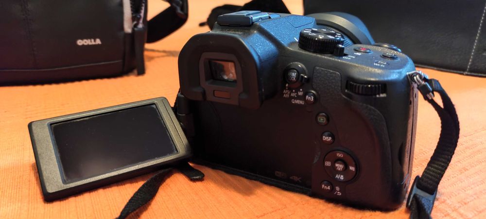 Panasonic FZ1000+стерео микрофон и светкавица,две чанти,филтър,карта..