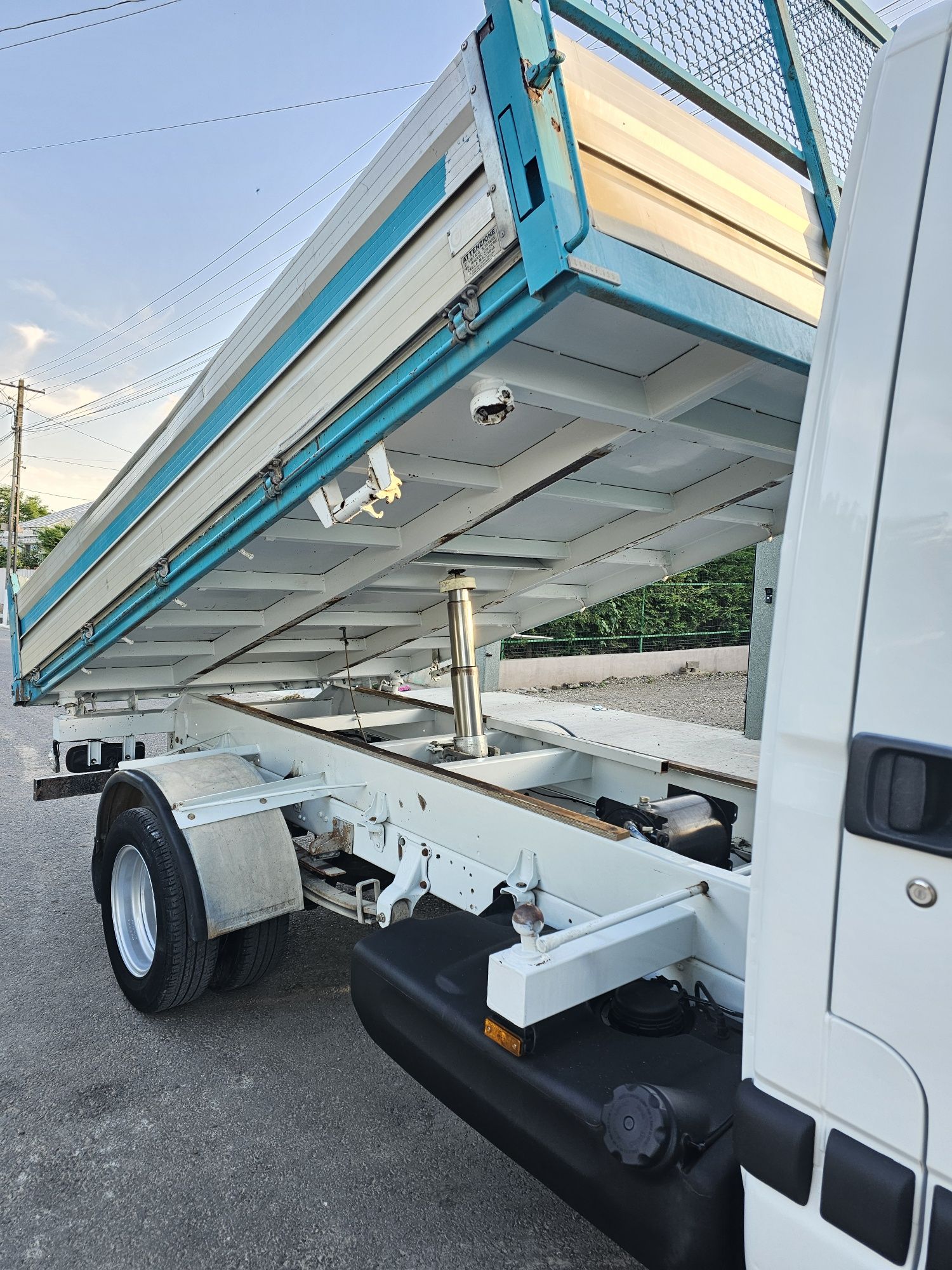 Renault Mascott 160 basculabil pe cutie!