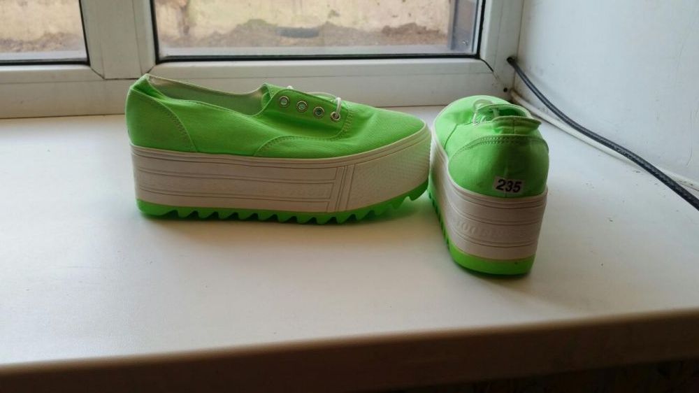 Обувь (танкетки)