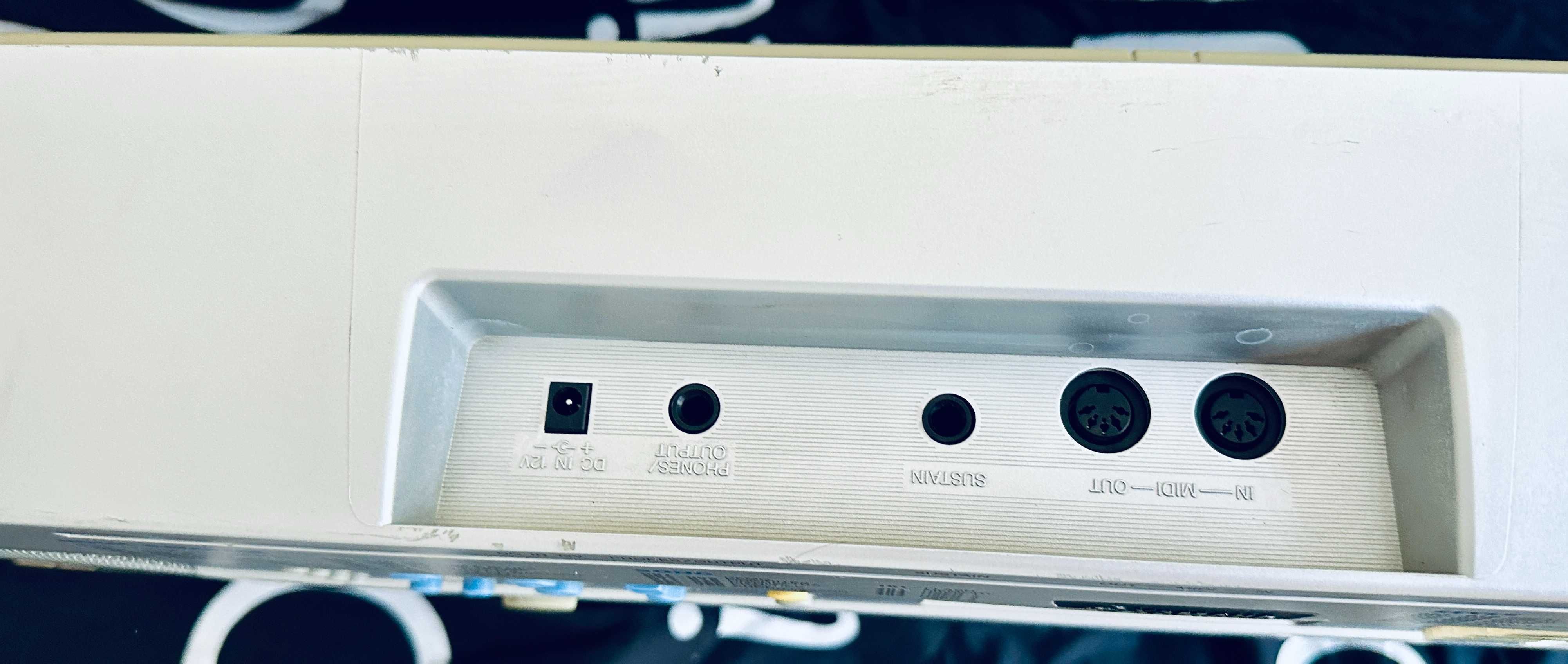 Синтезатор YAMAHA DGH-202