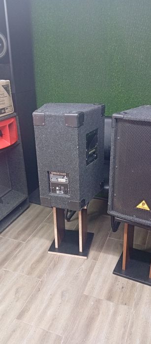 Професионални тонколони BEHRINGER B-1220