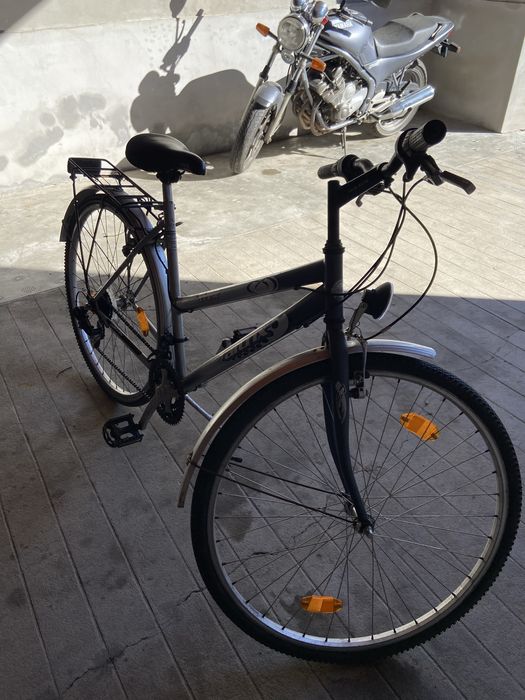 De vinzare bicicleta ptr femei cu roti pe 28