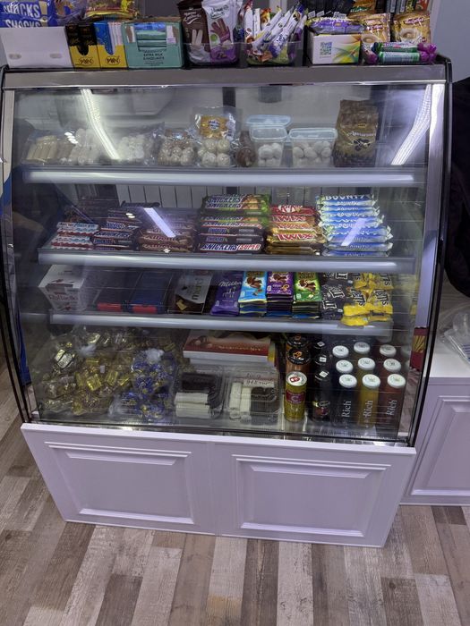 Продам витринный кондитерский холодильник