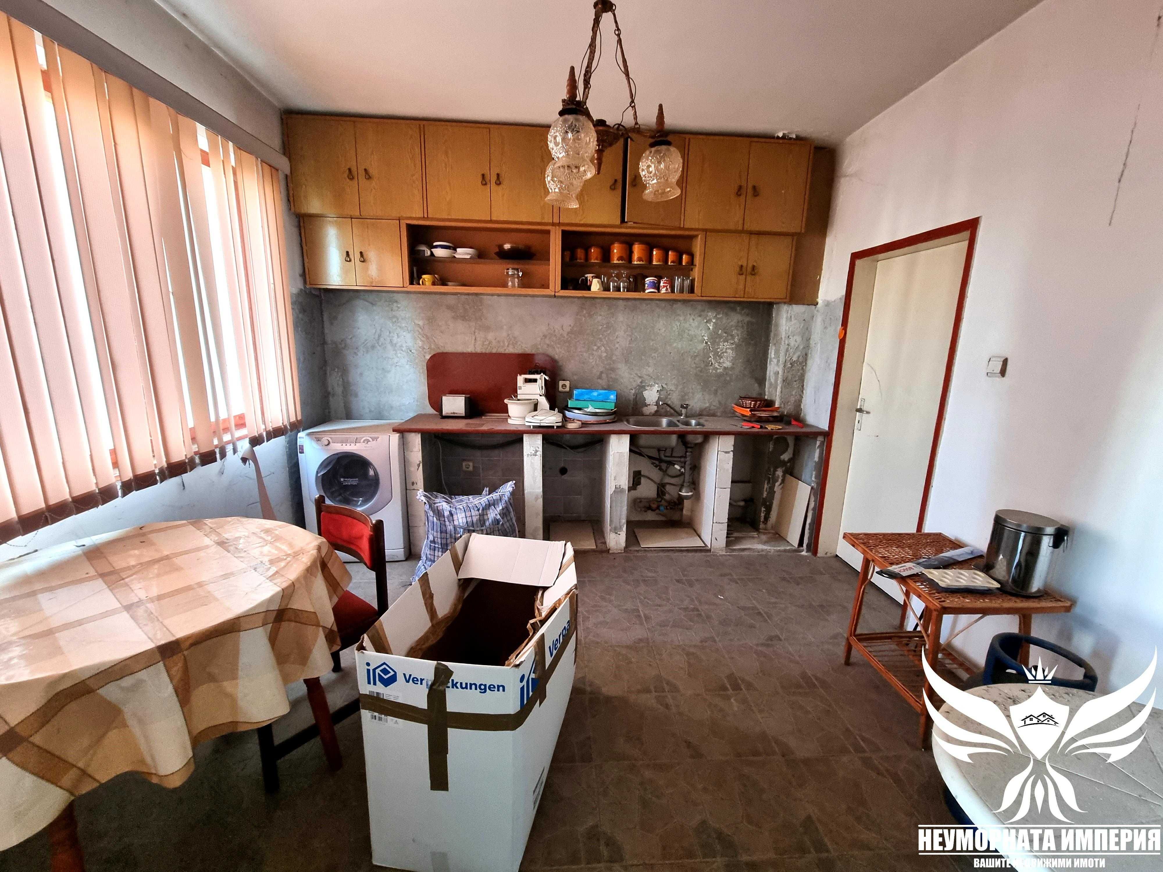 Продавам многостаен 98кв с изба в гр.Асеновград кв.Запад