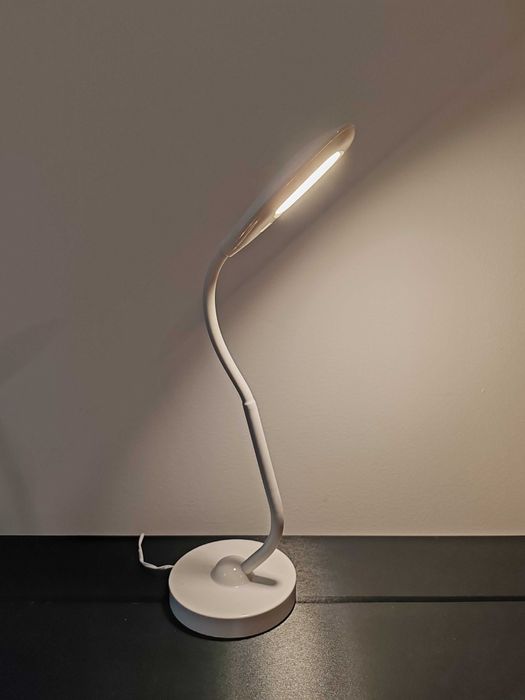 Трирежимна лампа с чувствително на допир управление