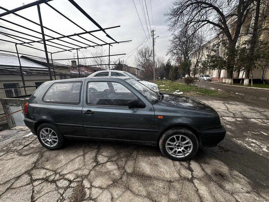 Автомобиль Wolkswagen Golf 3 Coupe