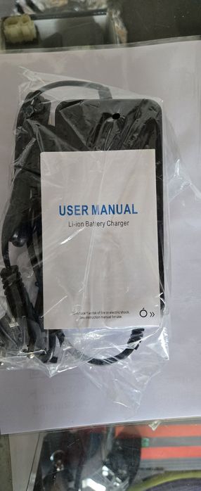 Зарядно за електрическа тротинетка 36V li-ion батерия с вентилатор