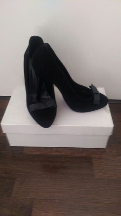 Нови дамски обувки