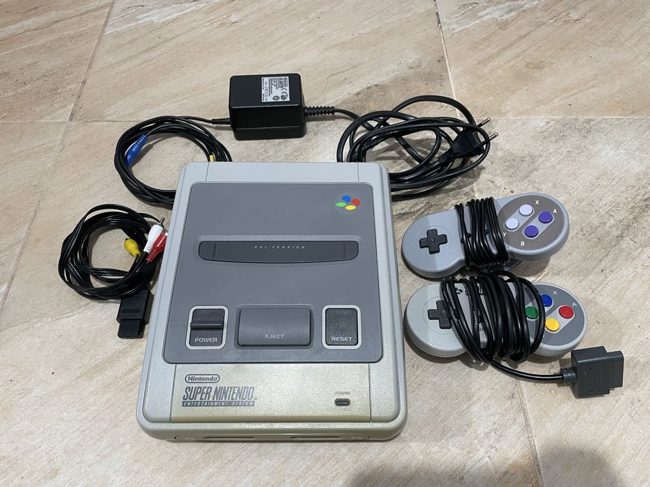 Super Nintendo Entertainment System (SNES)