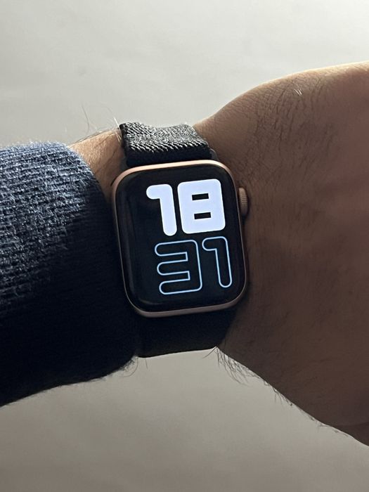 Apple Watch SE 40mm sotiladi ideal!