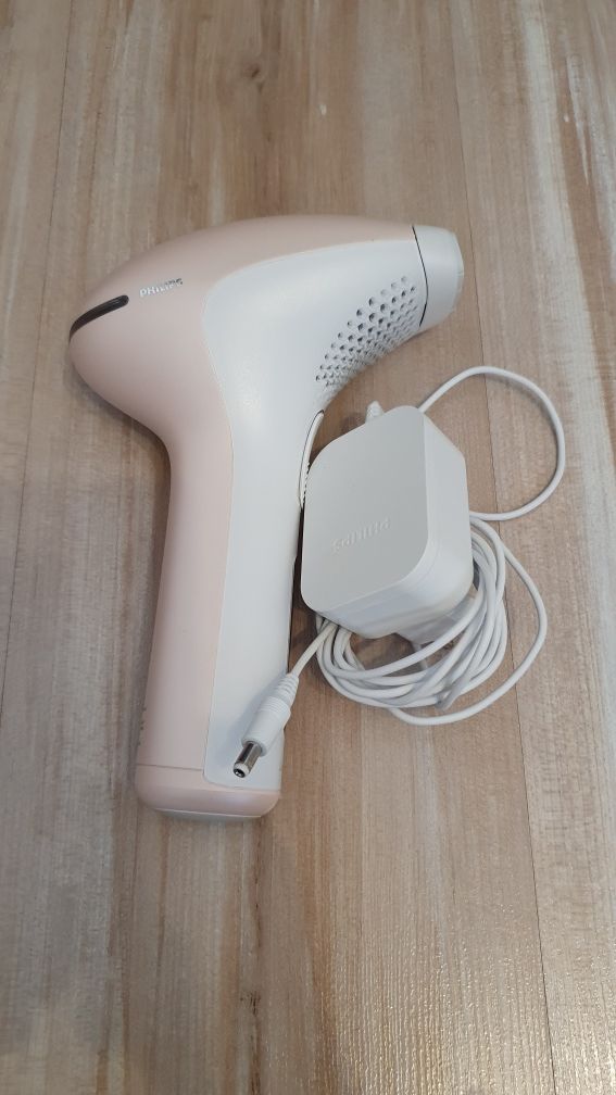 Pentru piese: Epilator IPL Philips Lumea SC2004/11