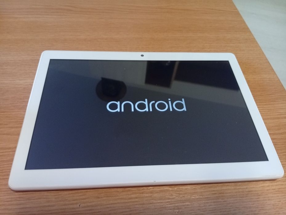 Vând tabletă mediatek