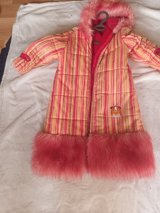 Продам пальто на девочку