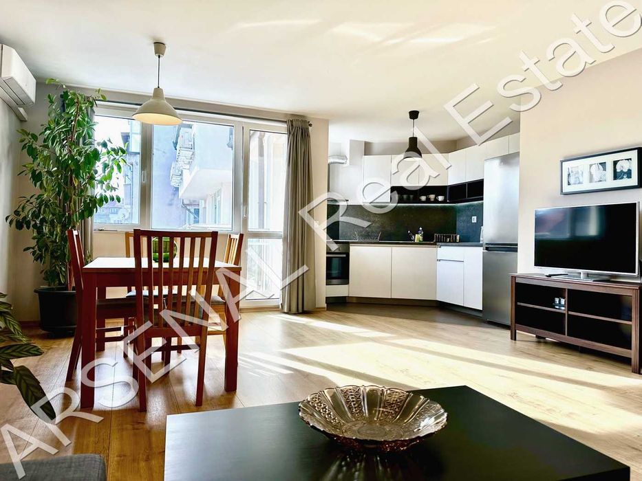 Тристаен апартамент под наем, Център