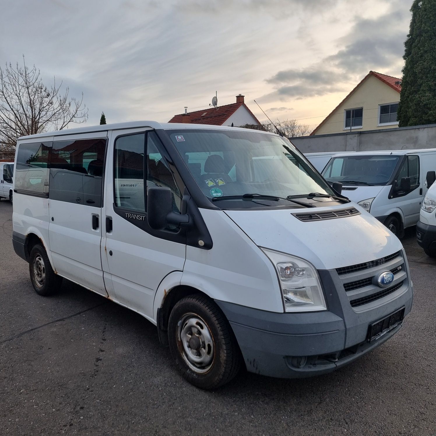 Ford Transit 9 locuri 2.2tdci 88cp An 2007