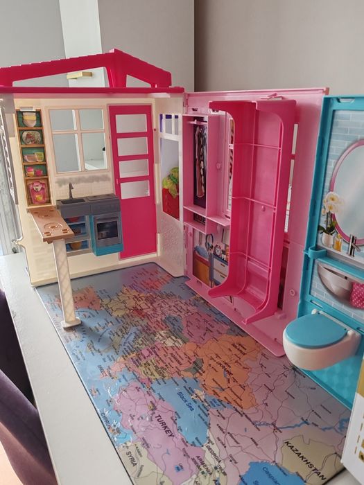 Vând jucării Barbie