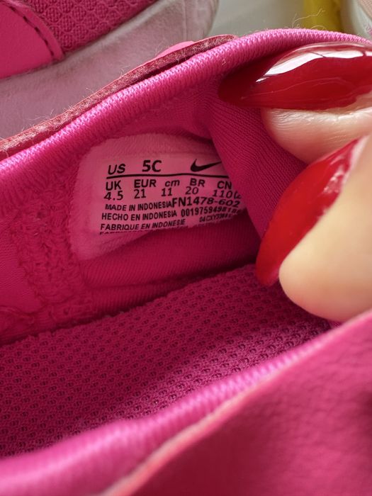 Nike маратонки 21 номер