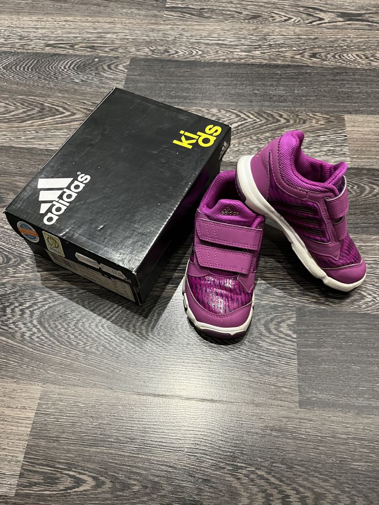 Маратонки Adidas 25