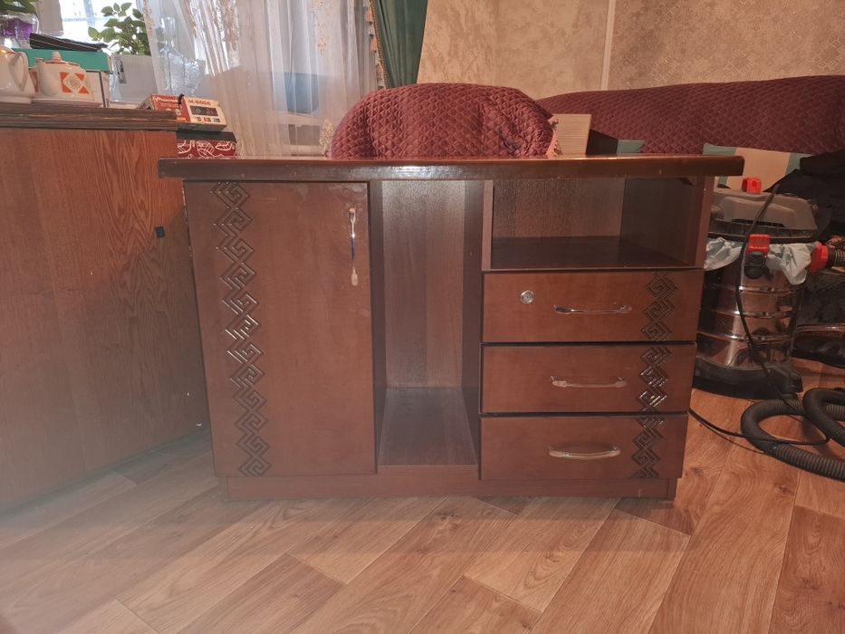 Продам тумбу офисную