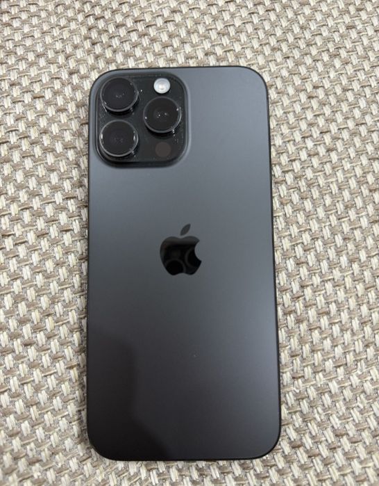 Айфон 16про мах продаётся срочно