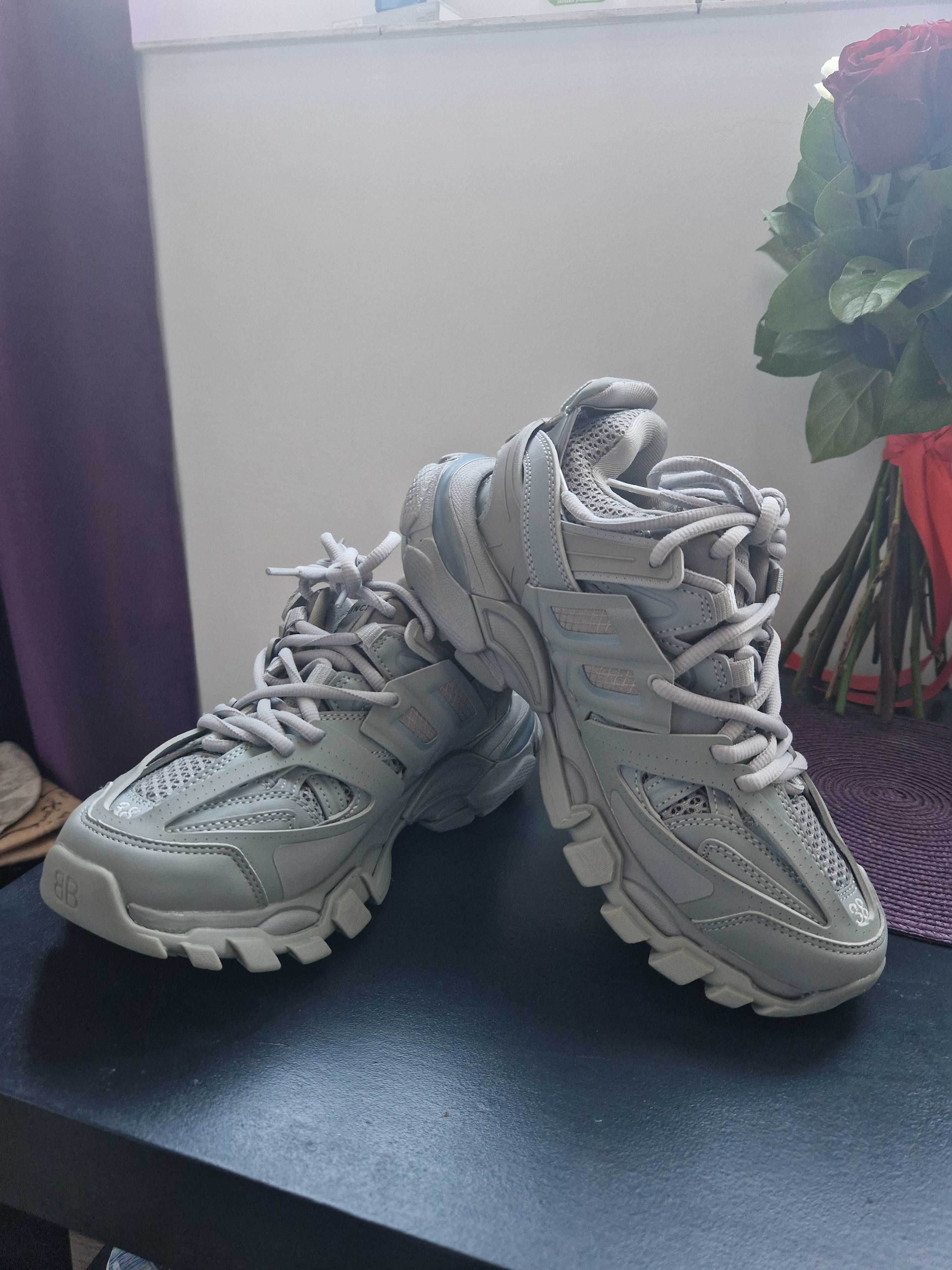 Balenciaga Track