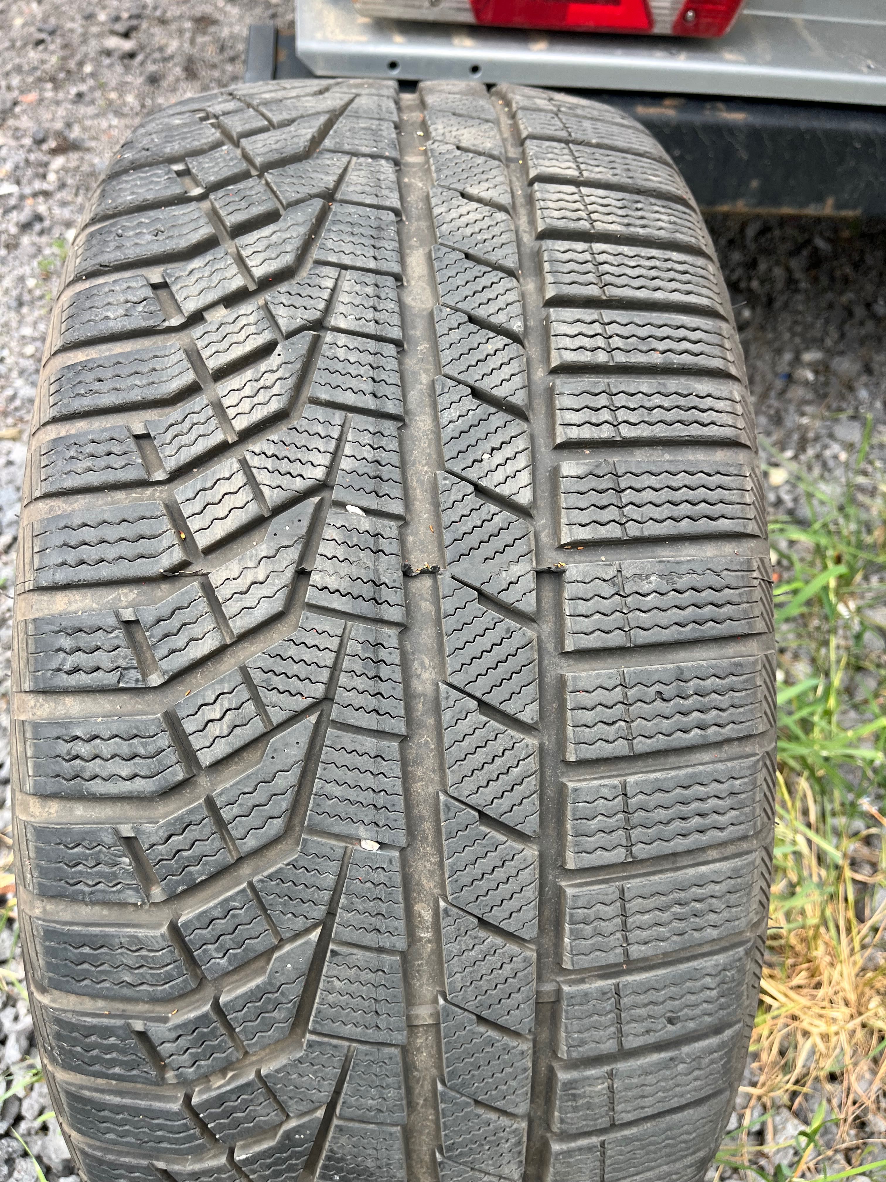 Зимни гуми 275/40/20