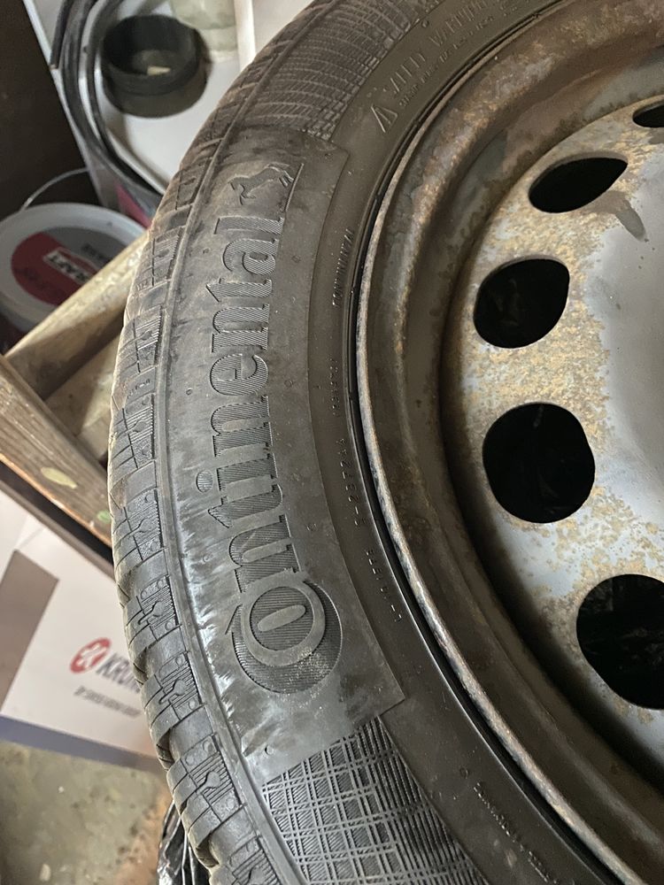 Зимни гуми с джанти 205/55/R 16 Continental