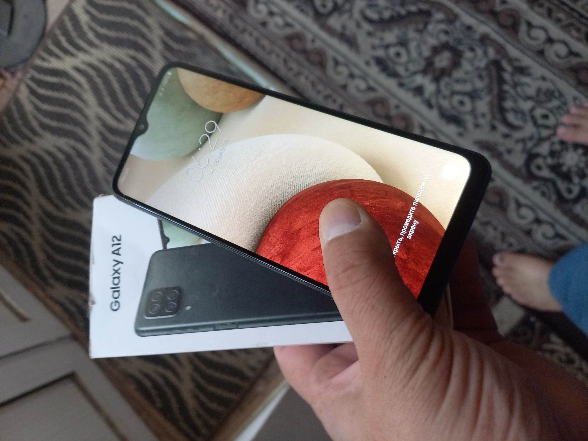 A12 Samsung Holati tiniq 32GB hotirasi 2 sim karta imeyka bo'gan.