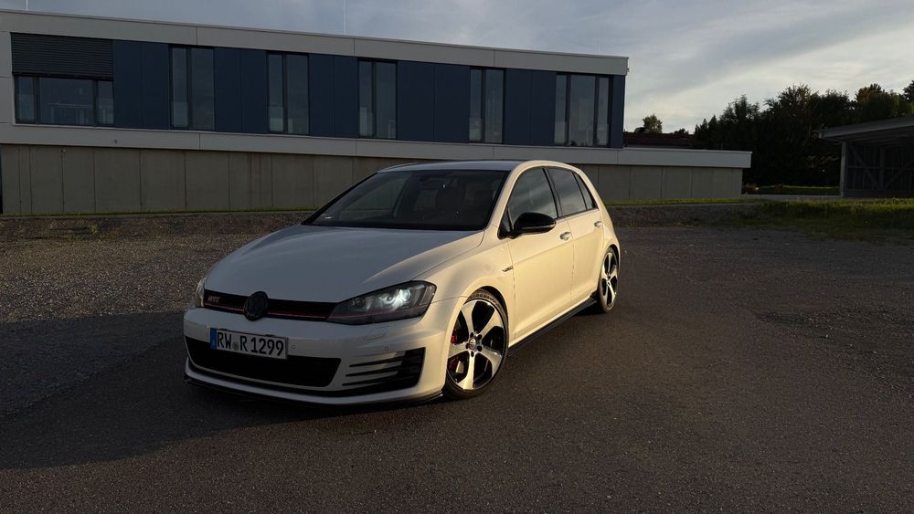 Volkswagen Golf GTI/Performance/230CP/