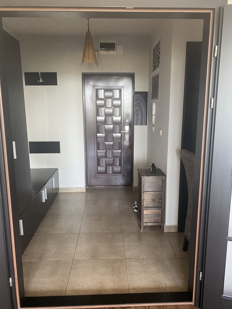 Persoana fizica vand apartament in Arad,3 camere,str.Poetului nr.1